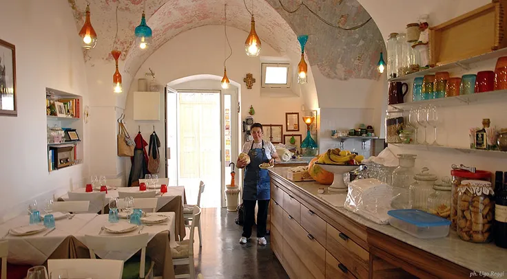 Antonella all'interno della Taverna del Duca